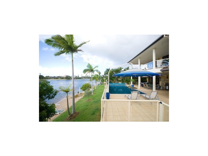 50 Waitomo Street, Broadbeach Waters QLD 4218