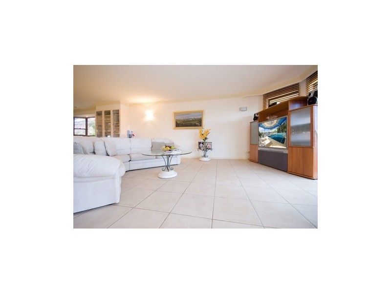 50 Waitomo Street, Broadbeach Waters QLD 4218