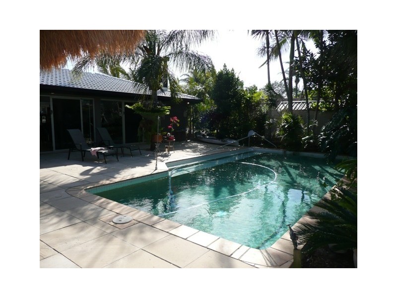 30 Karina Crescent, Broadbeach Waters QLD 4218