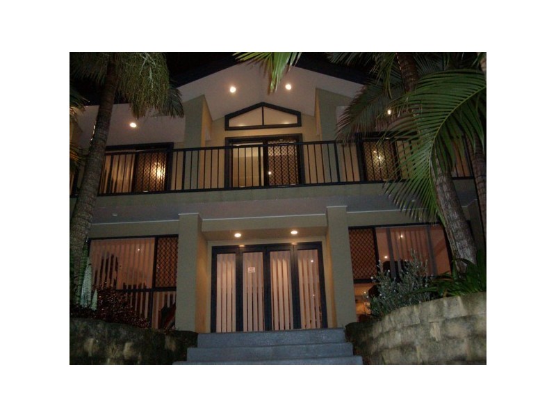 36 T E Peters Drive, Broadbeach Waters QLD 4218