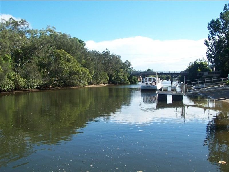 16 Monterey Court, Broadbeach Waters QLD 4218