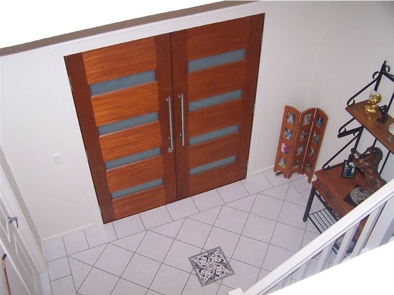 16 Monterey Court, Broadbeach Waters QLD 4218