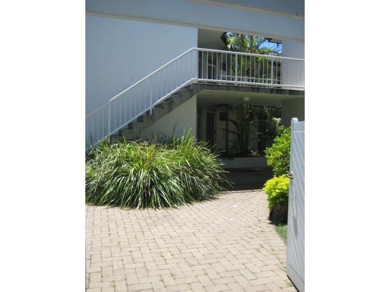 17/15 Weemala Street, Chevron Island QLD 4217