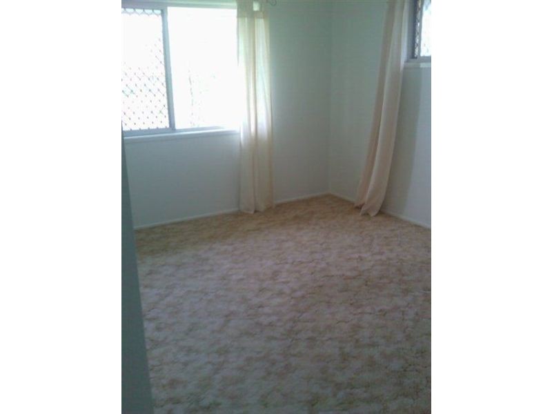 25 Weatherly Avenue, Mermaid Waters QLD 4218