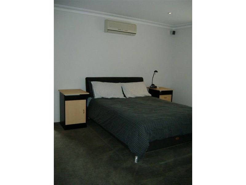 51 Sunshine Boulevard, Broadbeach Waters QLD 4218