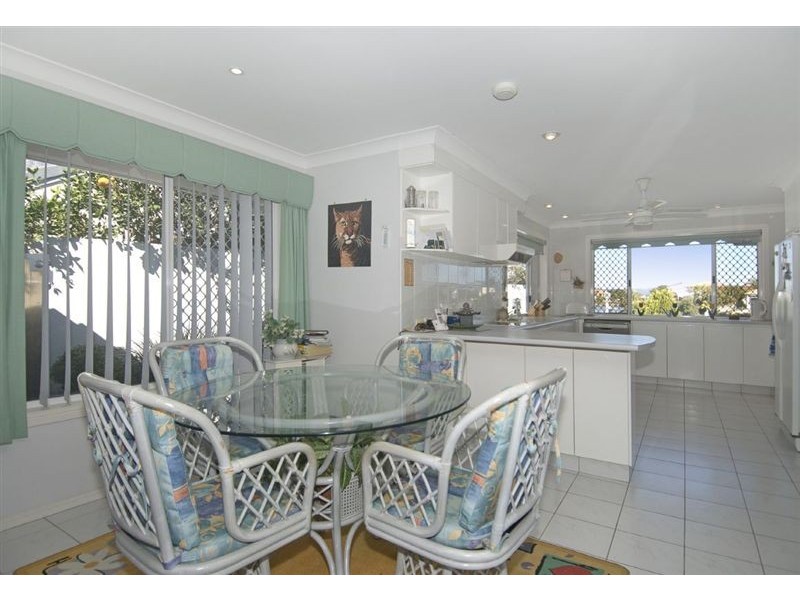 15 San Simeon Drive, Clear Island Waters QLD 4226
