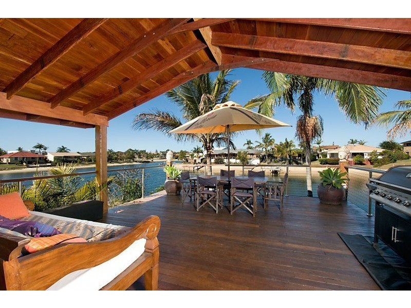 5 La France Court, Mermaid Waters QLD 4218