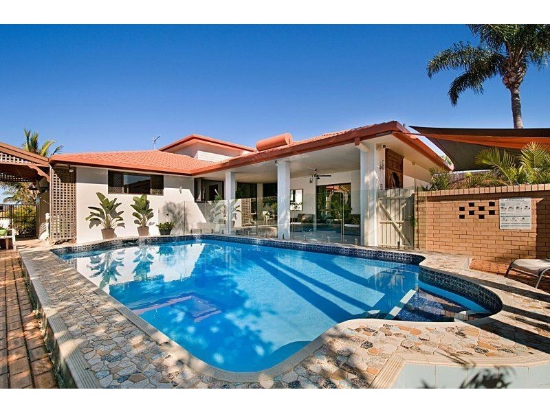 5 La France Court, Mermaid Waters QLD 4218
