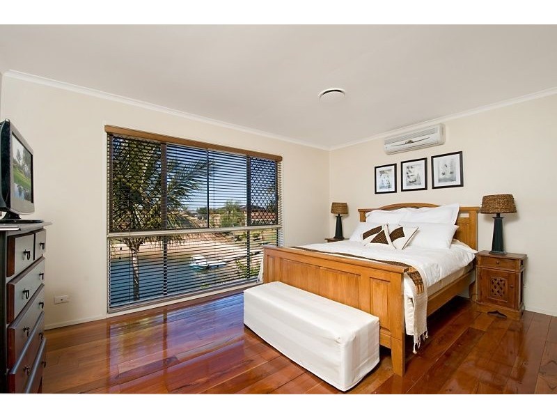 5 La France Court, Mermaid Waters QLD 4218