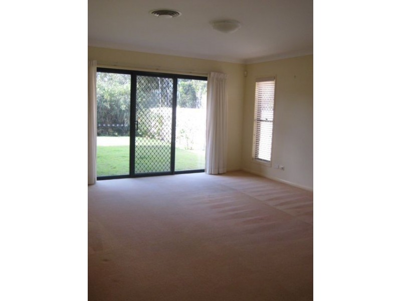 33 Straite Drive, Robina QLD 4226