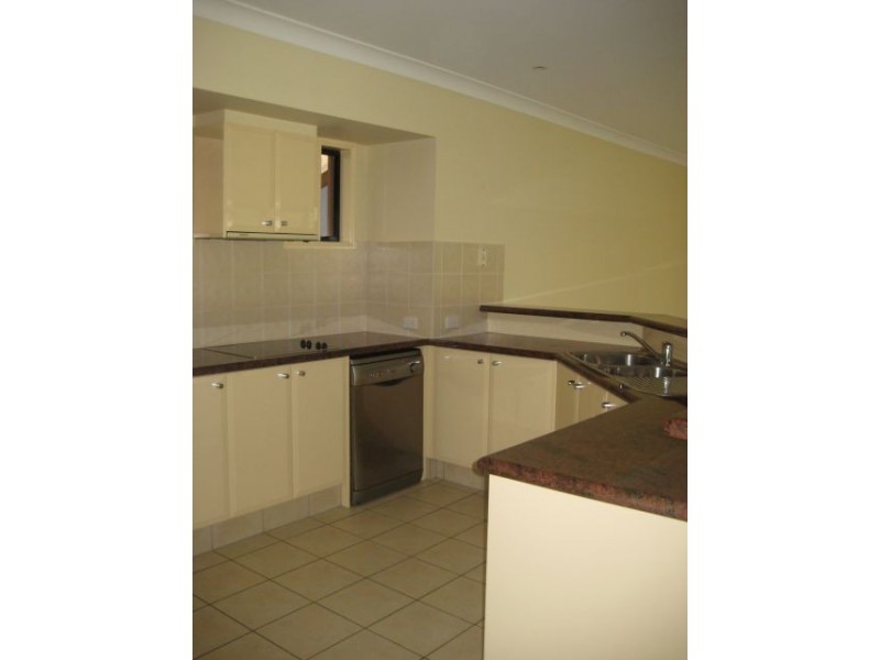 33 Straite Drive, Robina QLD 4226