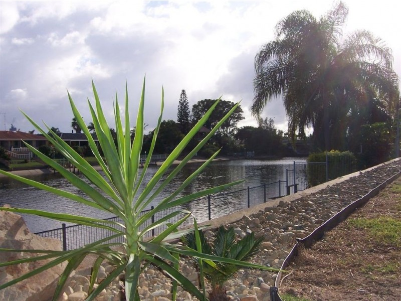 30 Port Drive, Mermaid Waters QLD 4218