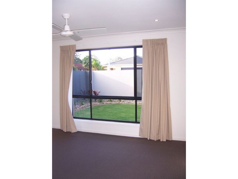 30 Port Drive, Mermaid Waters QLD 4218