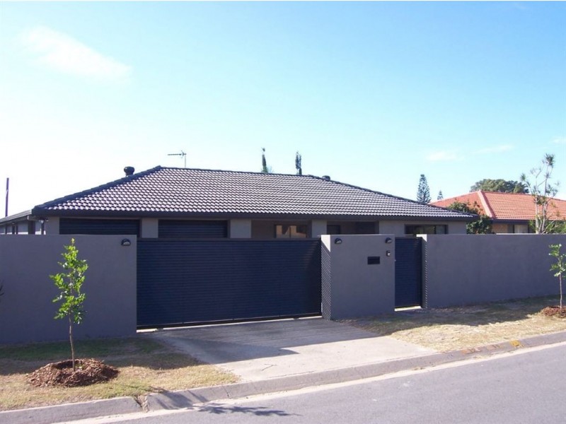 30 Port Drive, Mermaid Waters QLD 4218