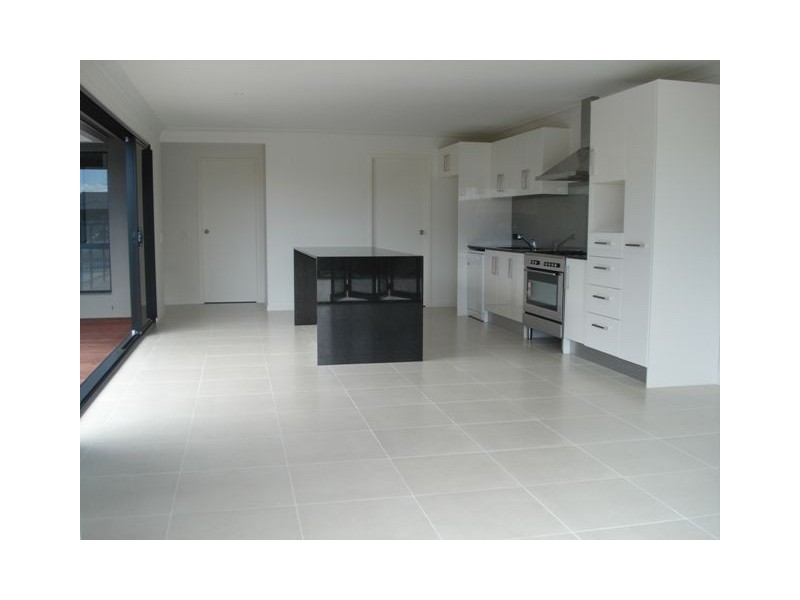 30 Port Drive, Mermaid Waters QLD 4218