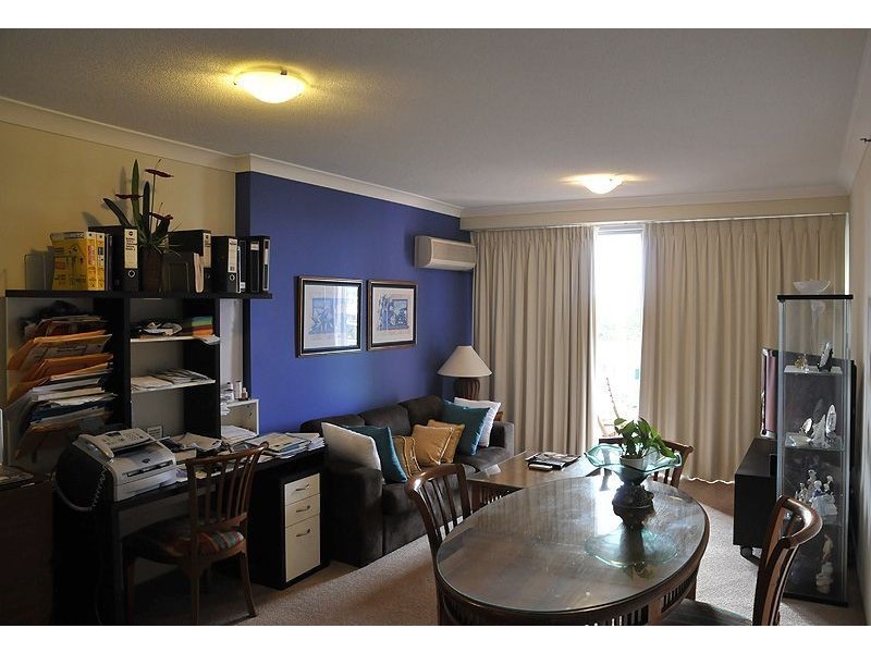2055/2623 Gold Coast Highway, Broadbeach QLD 4218