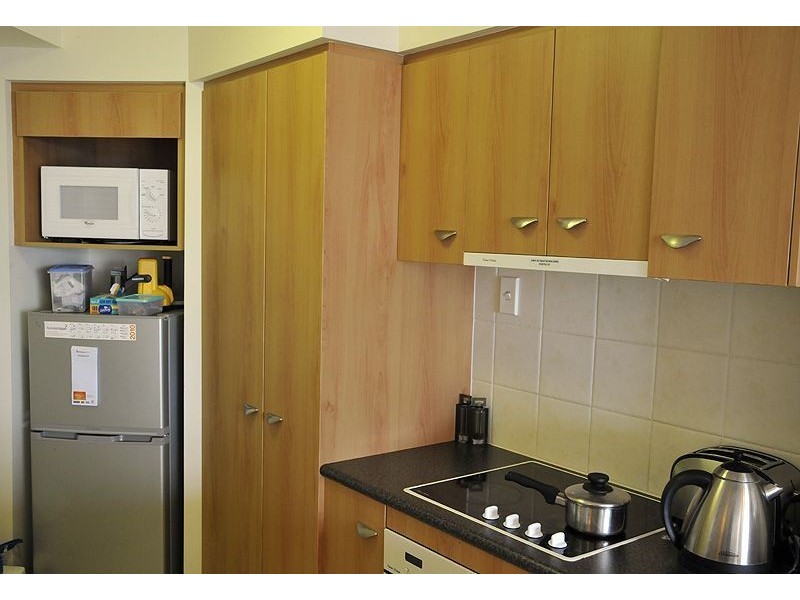 2055/2623 Gold Coast Highway, Broadbeach QLD 4218