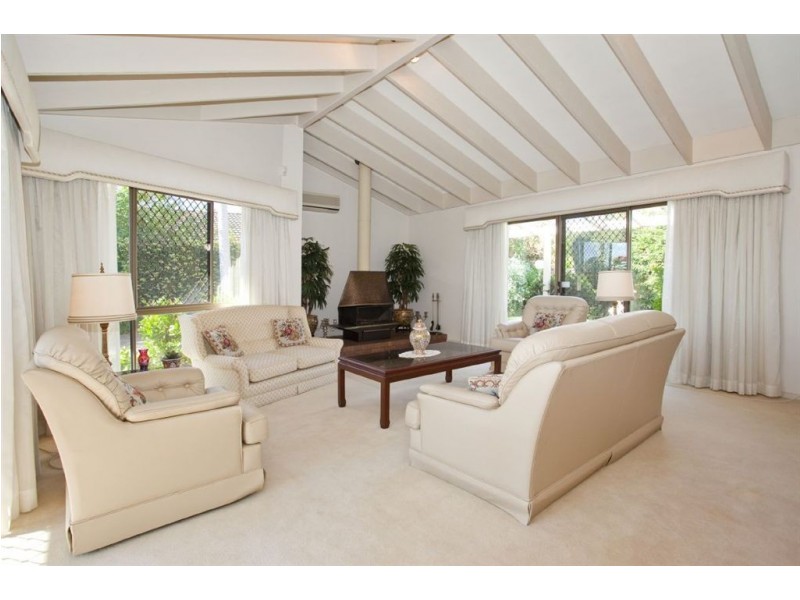 31 Coobowie Street, Broadbeach Waters QLD 4218