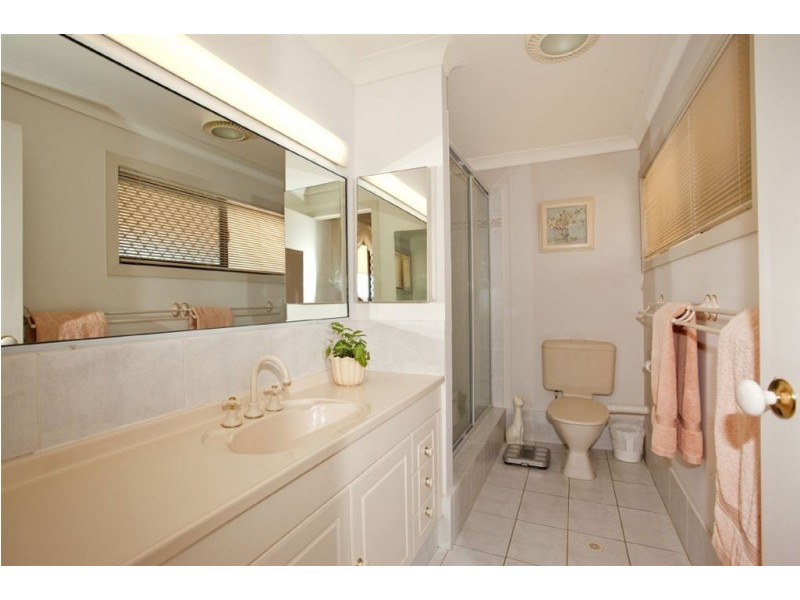 31 Coobowie Street, Broadbeach Waters QLD 4218