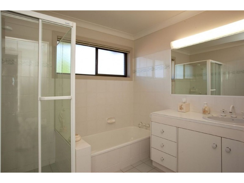 31 Coobowie Street, Broadbeach Waters QLD 4218