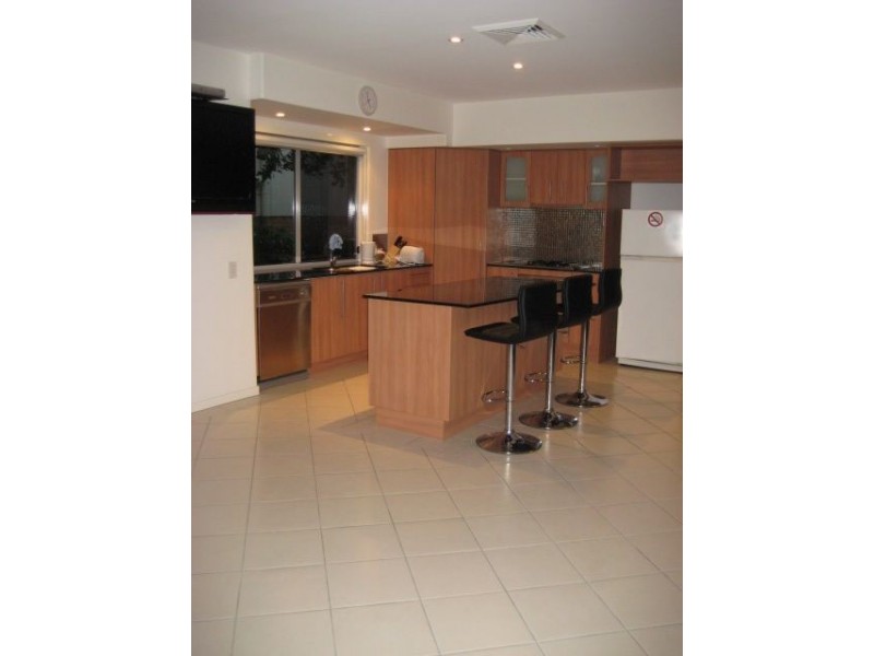 2/30 Peninsular Drive, Surfers Paradise QLD 4217