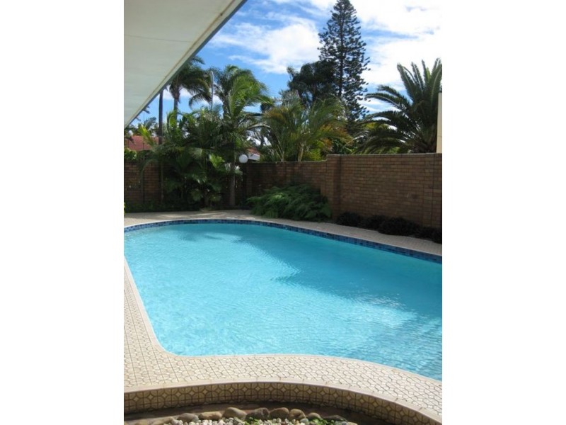 19 Conifer Crescent, Broadbeach Waters QLD 4218