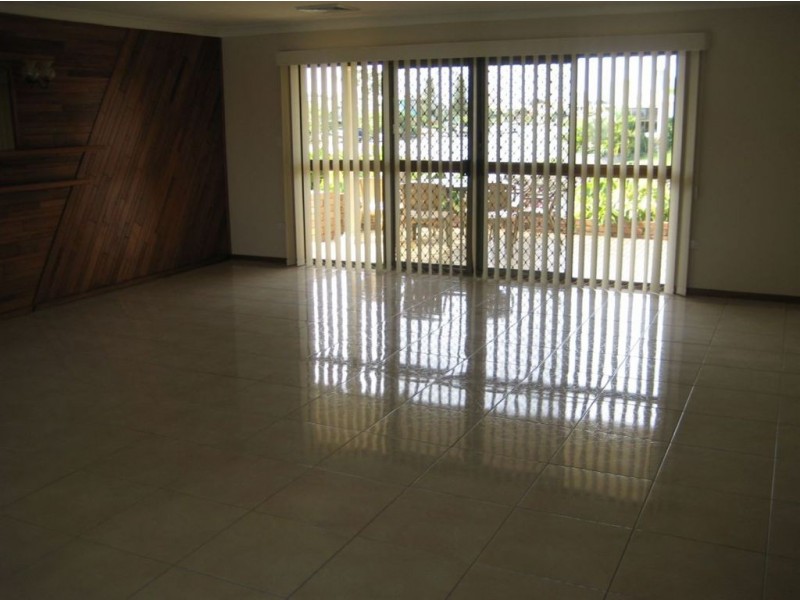 19 Conifer Crescent, Broadbeach Waters QLD 4218