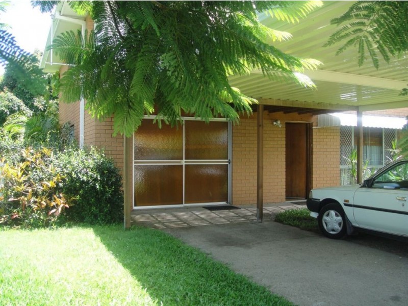 13 Naranga Avenue, Broadbeach Waters QLD 4218