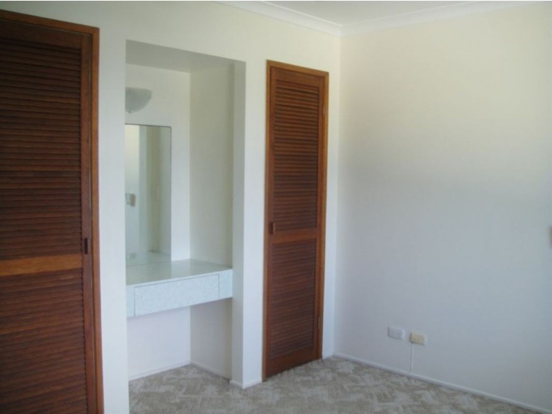 13 Naranga Avenue, Broadbeach Waters QLD 4218