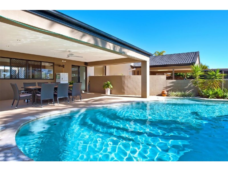 10 Saxonvale Terrace, Mermaid Waters QLD 4218