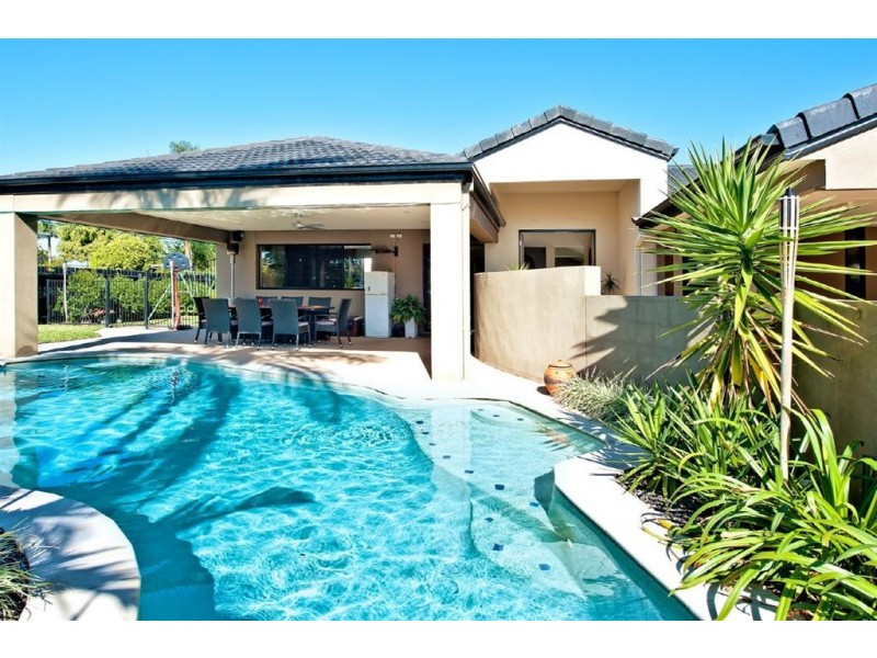 10 Saxonvale Terrace, Mermaid Waters QLD 4218