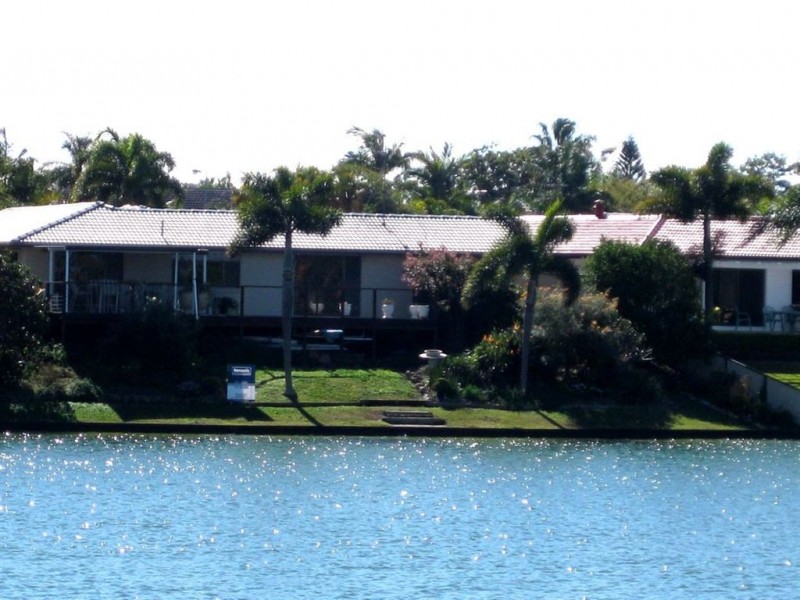 23 Long Island Court, Mermaid Waters QLD 4218