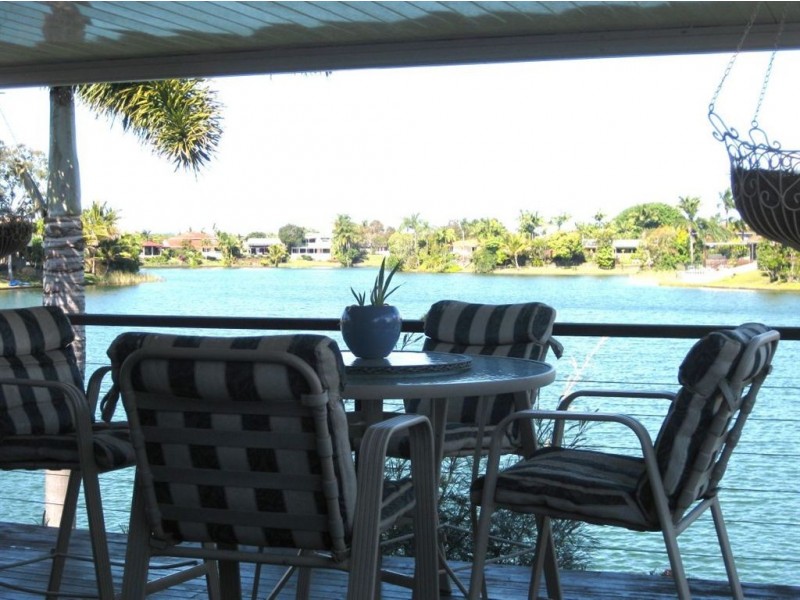 23 Long Island Court, Mermaid Waters QLD 4218