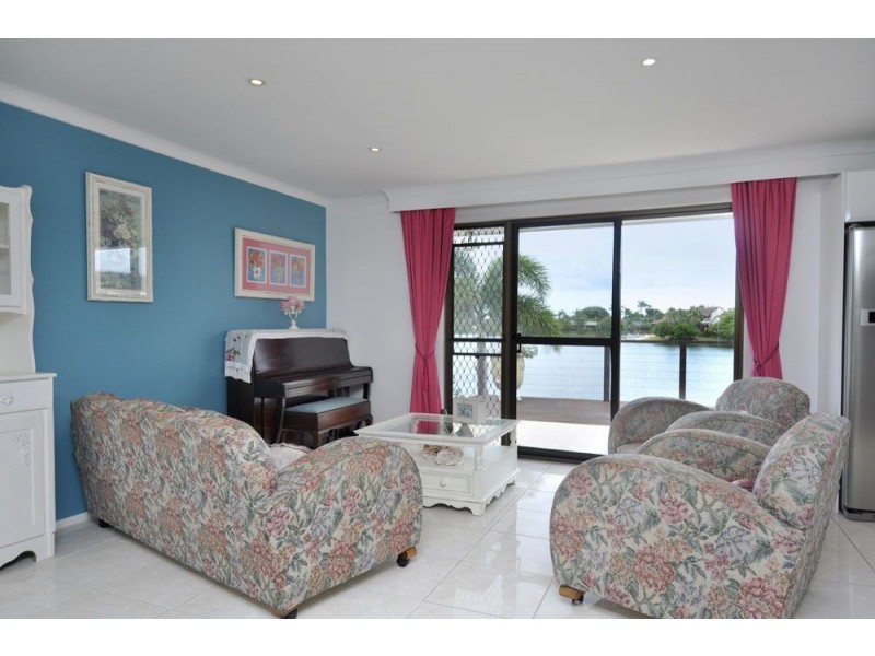 23 Long Island Court, Mermaid Waters QLD 4218