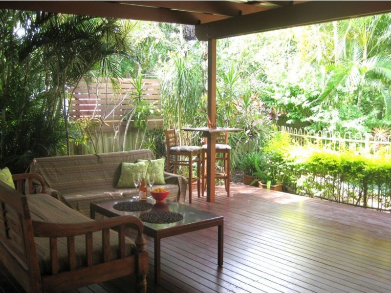 15 Oriana Drive, Mermaid Waters QLD 4218