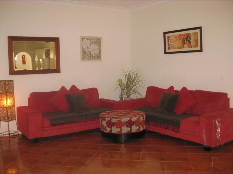 15 Oriana Drive, Mermaid Waters QLD 4218