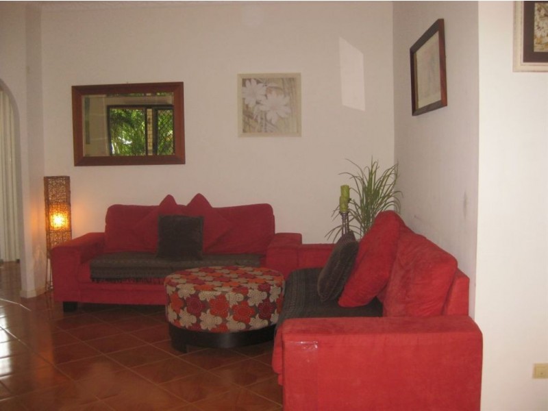 15 Oriana Drive, Mermaid Waters QLD 4218