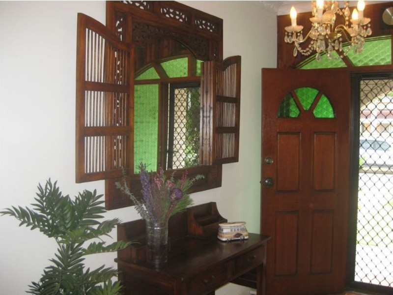 15 Oriana Drive, Mermaid Waters QLD 4218