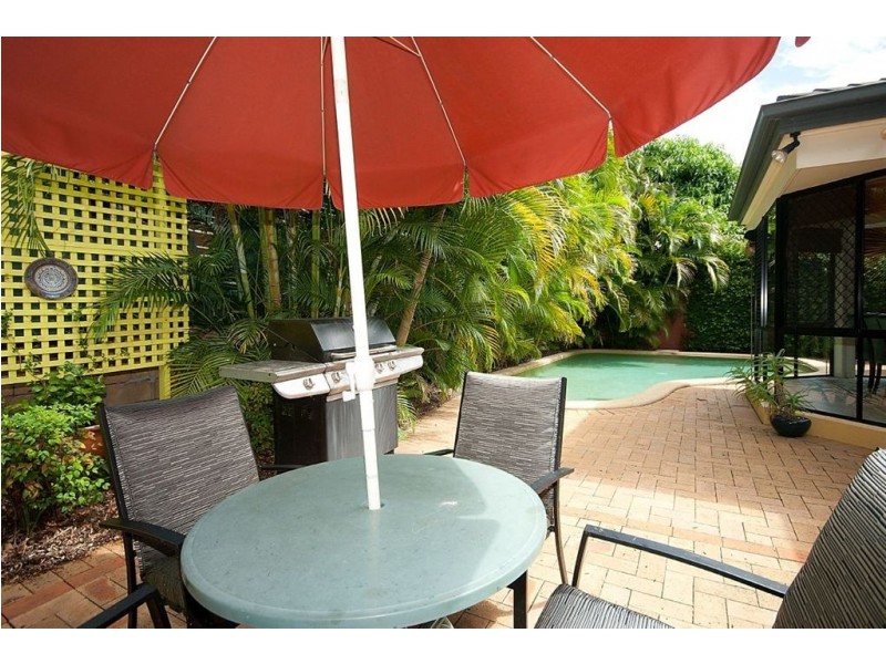 14 Cleland Crescent, Broadbeach Waters QLD 4218