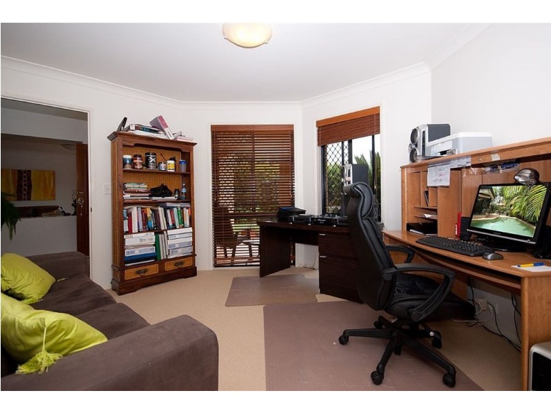 14 Cleland Crescent, Broadbeach Waters QLD 4218