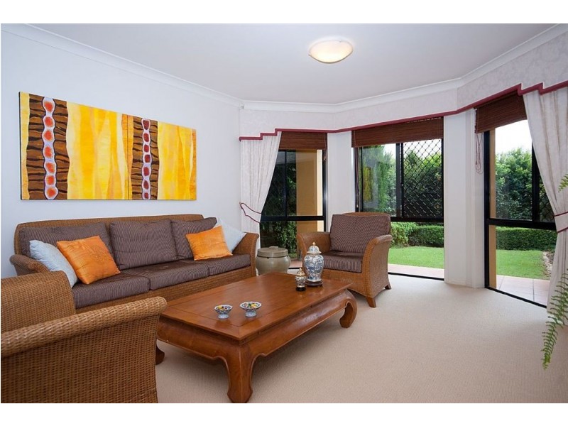 14 Cleland Crescent, Broadbeach Waters QLD 4218