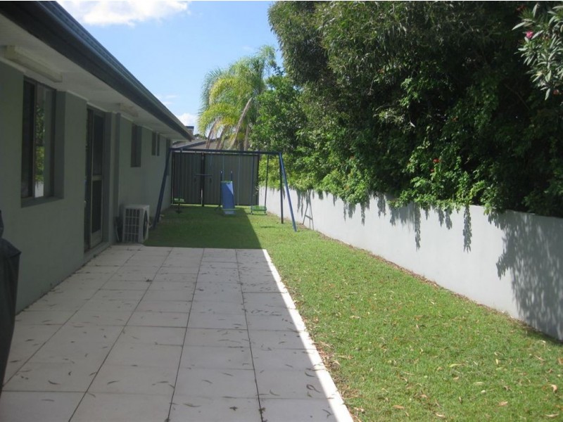 61 Volante Crescent, Mermaid Waters QLD 4218