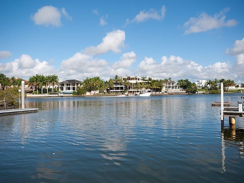 337 Monaco Street, Broadbeach Waters QLD 4218