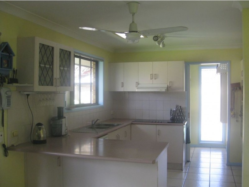22 Wanneroo Court, Mermaid Waters QLD 4218