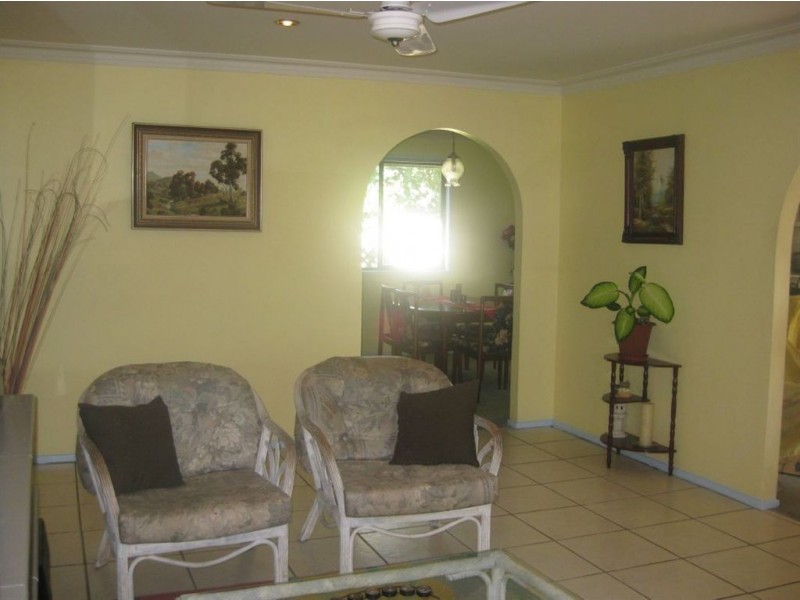 22 Wanneroo Court, Mermaid Waters QLD 4218