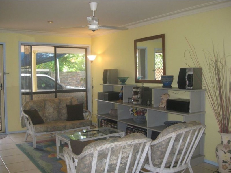 22 Wanneroo Court, Mermaid Waters QLD 4218