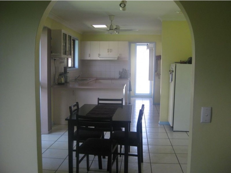 22 Wanneroo Court, Mermaid Waters QLD 4218