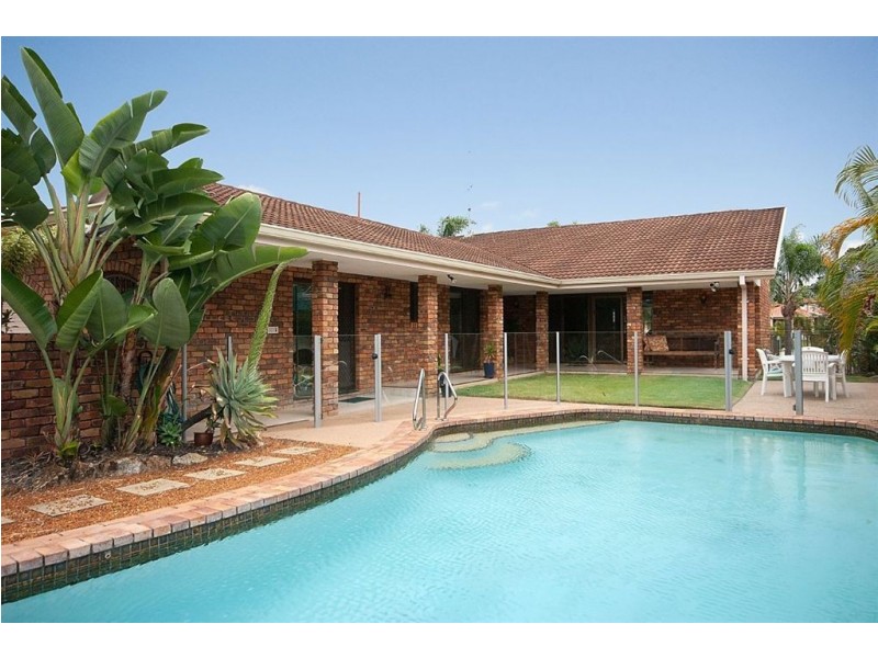 52 Avanti Street, Mermaid Waters QLD 4218