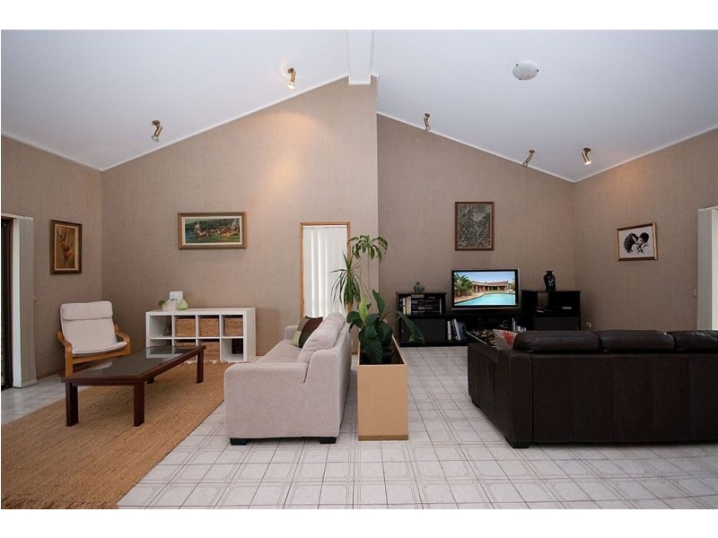 52 Avanti Street, Mermaid Waters QLD 4218