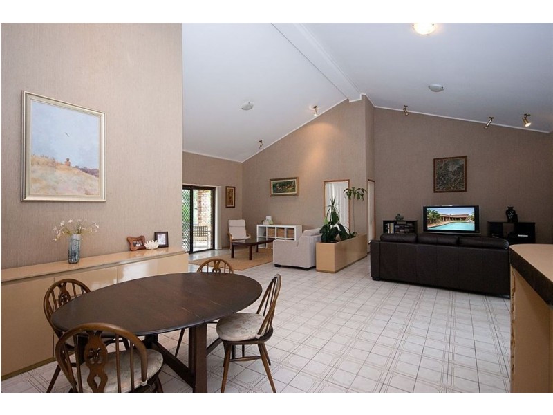 52 Avanti Street, Mermaid Waters QLD 4218